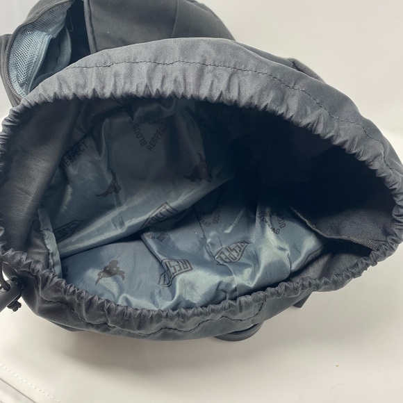 UnderArmour 22L Backpack Project Rock - Picture 10 of 11